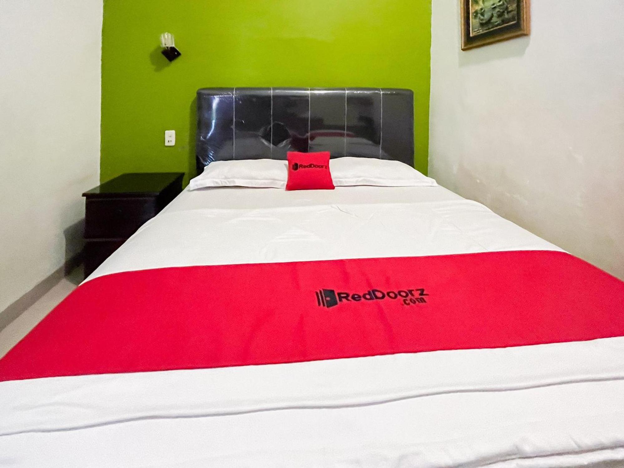 Reddoorz Near Pantai Pandan Sibolga 2 Hotell Halangan Exteriör bild